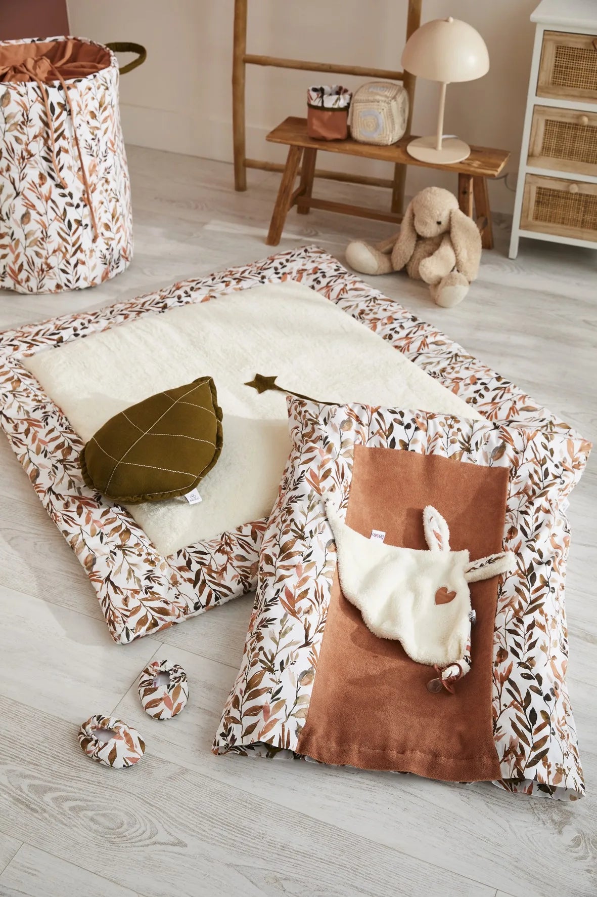 Doudou lapin petit cœur microfibre ivoire / imp. feuillages