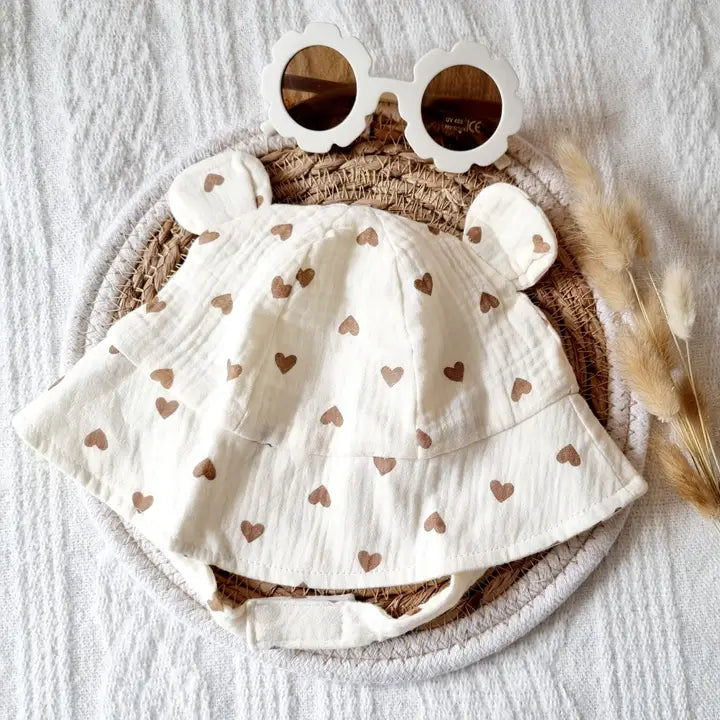 Chapeau de soleil en mousseline pour bébé - Beige avec des cœurs